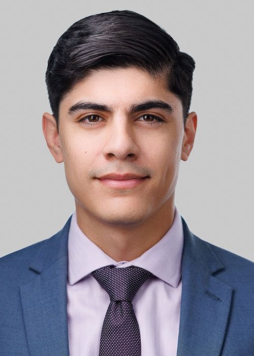 Salvador Carranza headshot